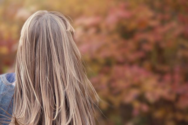 Natural tips to control hair fall