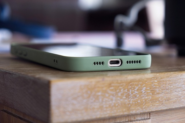 How Screen Time and Overstimulation Affect Mental Health - What Parents and Adults Need to Know